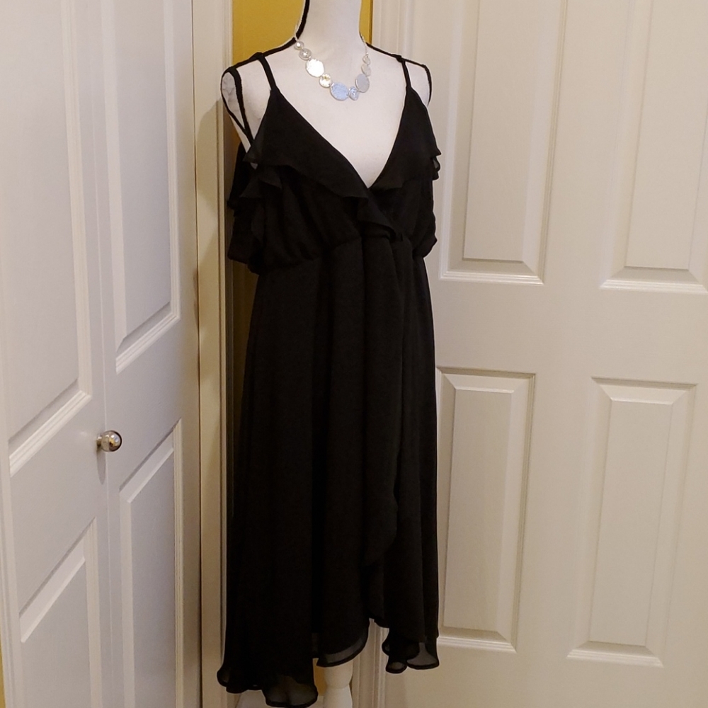 TORRID BLACK V NECK DRESS, SIZE 2X
